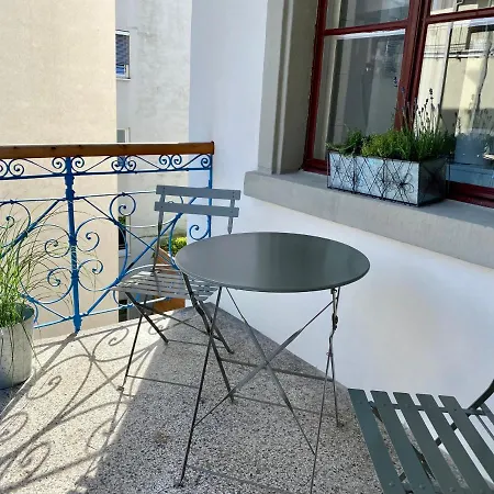 Daire Stadtjuwel Mit Pfaenderblick