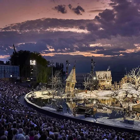 Stadtjuwel Mit Pfaenderblick Bregenz